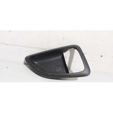 Moldura Maçaneta Interna Tras Esq Hyundai Ix35(826112s000) Traseira