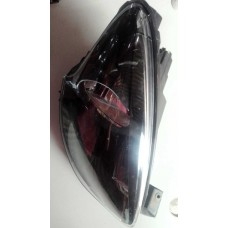 Farol Direito Nissan March 2018